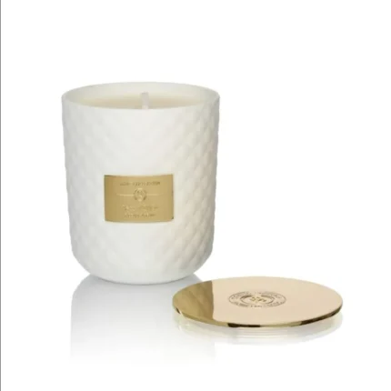 A sophisticated candle jar designed for brands that value elegance and detail. The soft white textured finish pairs beautifully with the gold metal lid, creating a premium packaging style that fits luxury scented candles, gift collections, and exclusive home fragrance lines.