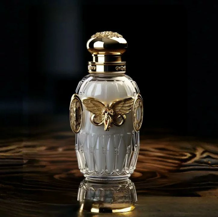 Luxury Glass Perfume Bottle with Butterfly Metal Decoration